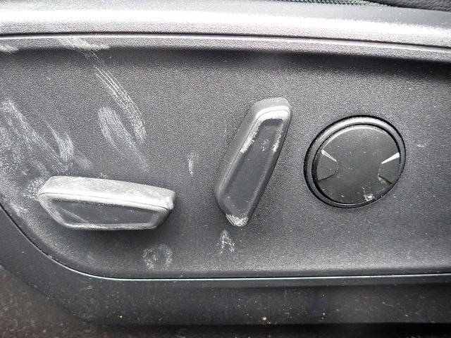 Certified 2025 Ford Escape Platinum w/ Premium Technology Package image 23