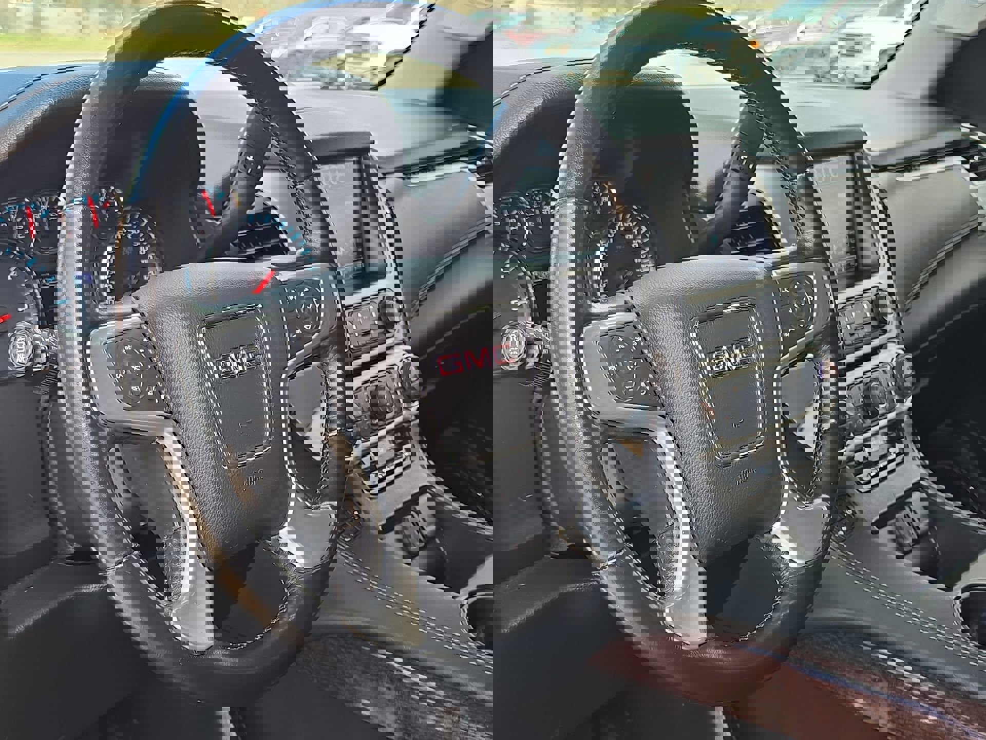 Used 2019 GMC Yukon SLT image 14