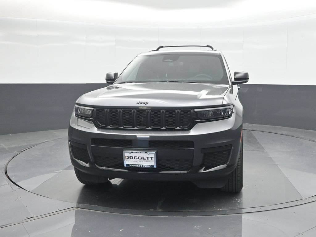 Used 2024 Jeep Grand Cherokee L Altitude RWD image 11