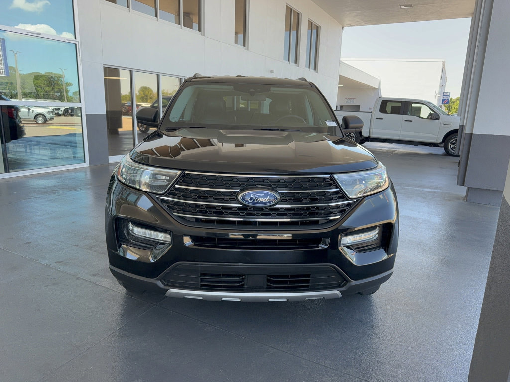 Certified 2022 Ford Explorer XLT w/ Equipment Group 202A RWD image 6