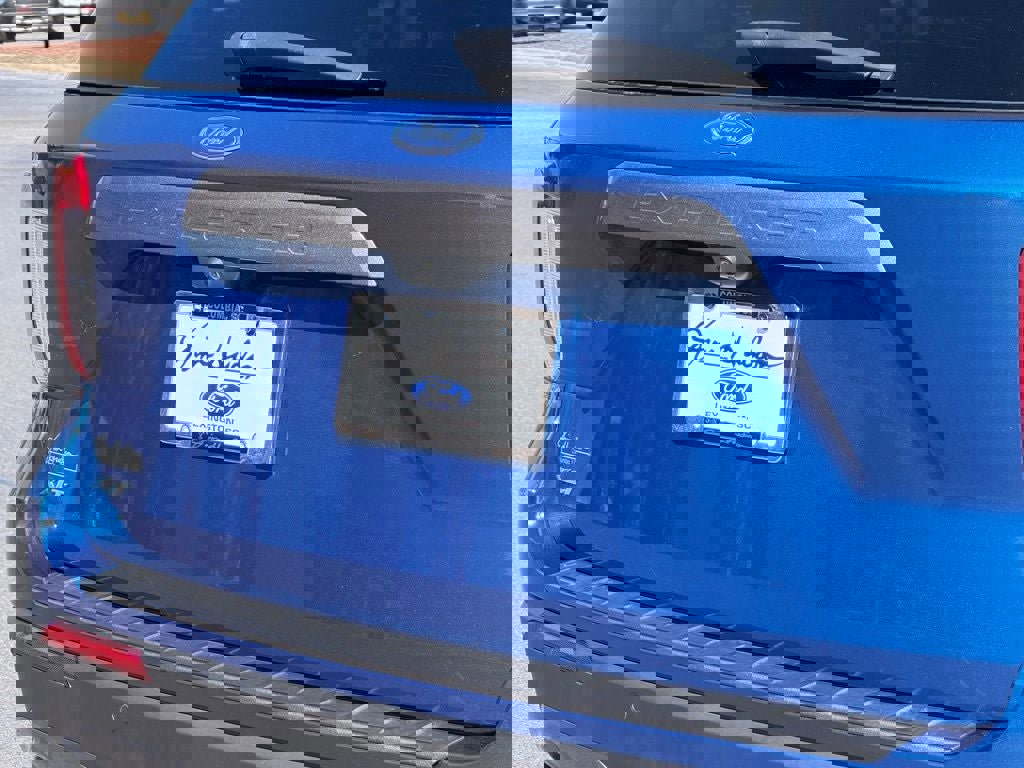 Certified 2022 Ford Explorer XLT w/ Equipment Group 202A image 46