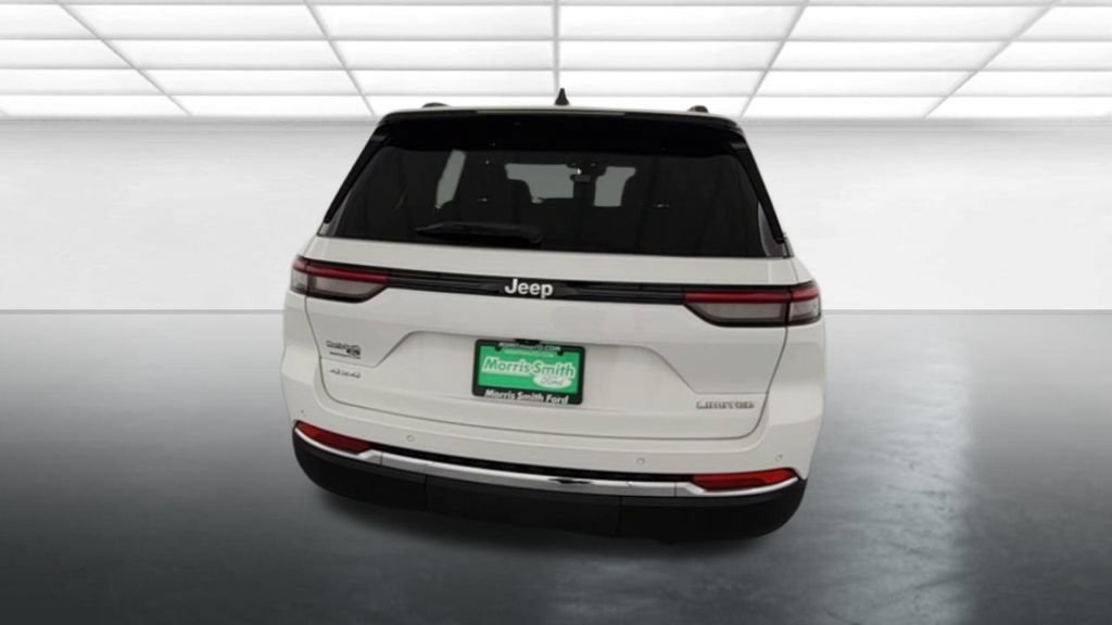 Used 2024 Jeep Grand Cherokee Limited AWD/4WD image 8