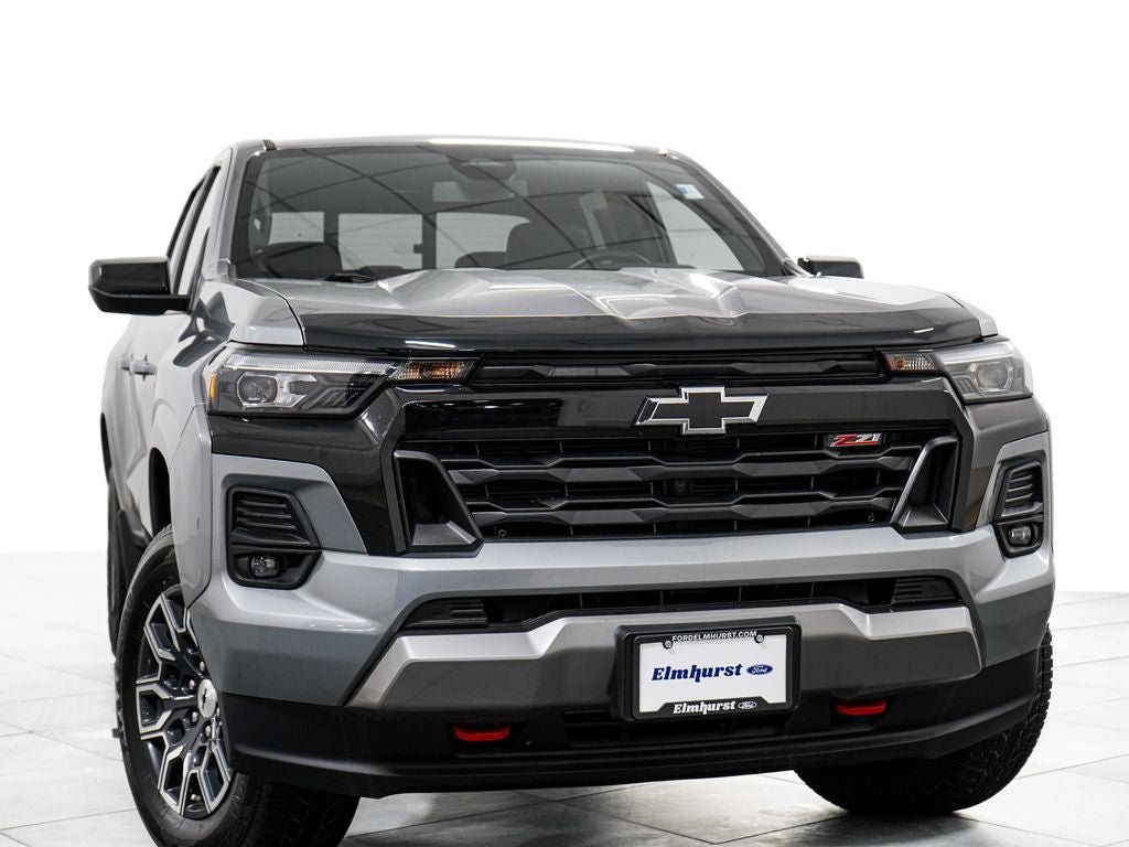 Used 2023 Chevrolet Colorado Z71 w/ Z71 Convenience Package 2 AWD/4WD image 3