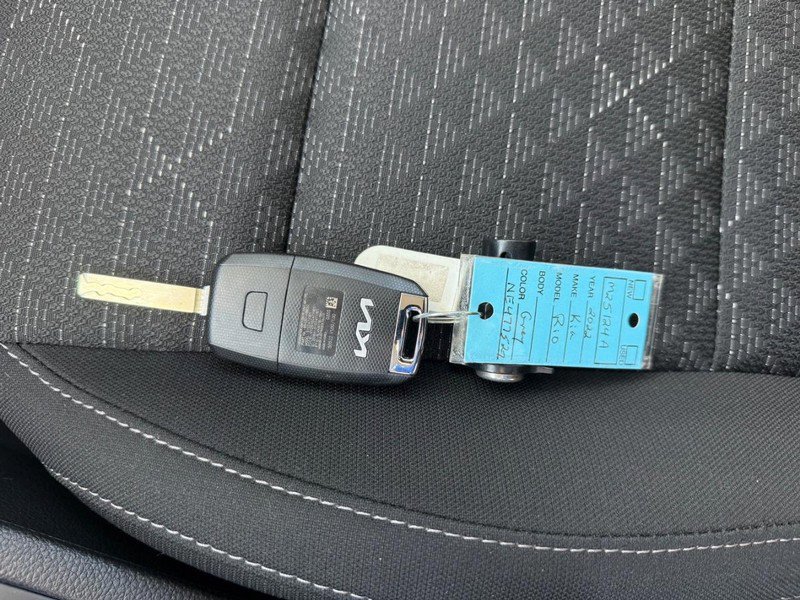 Used 2022 Kia Rio S image 29