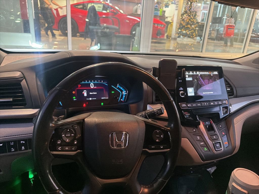 Used 2018 Honda Odyssey Touring image 5
