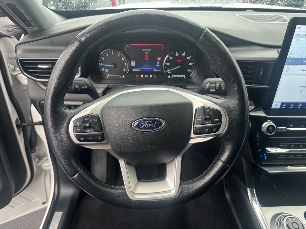 Certified 2022 Ford Explorer Limited w/ Limited Technology Package AWD/4WD image 14