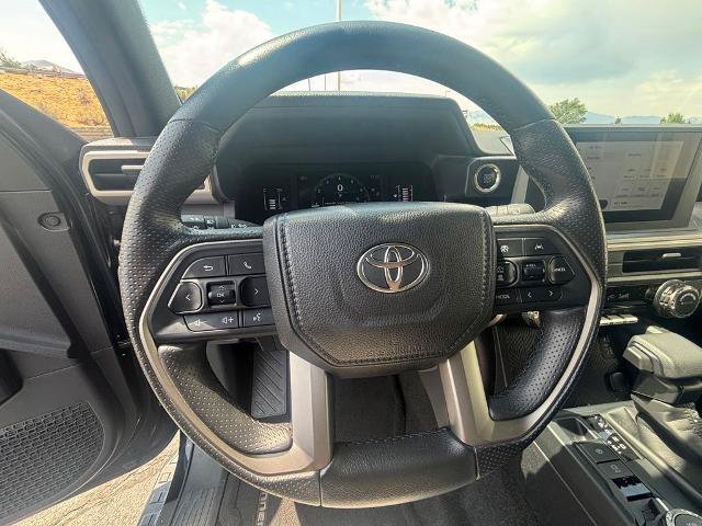 Used 2025 Toyota 4Runner SR5 AWD/4WD image 16