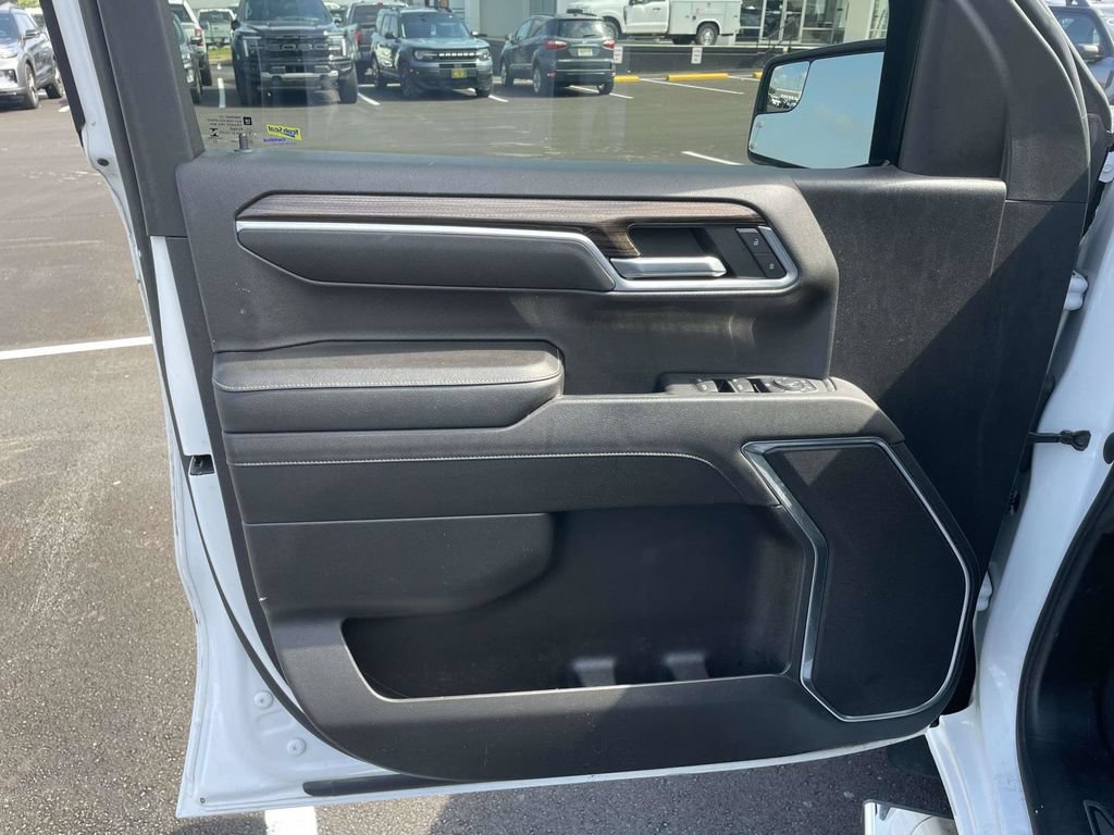 Used 2022 Chevrolet Silverado 1500 LT AWD/4WD image 15