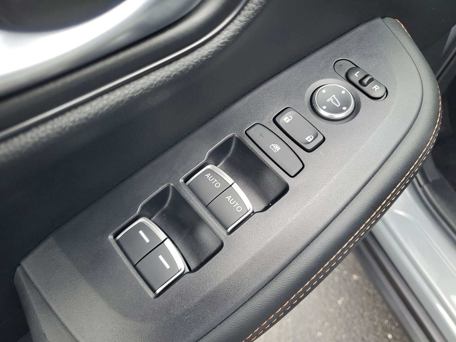 Used 2025 Honda HR-V Sport image 14