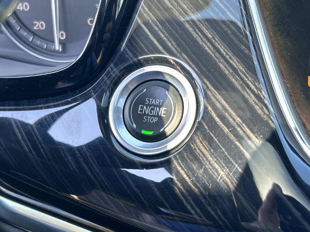 Used 2023 Cadillac XT6 Premium Luxury w/ Technology Package AWD/4WD image 33
