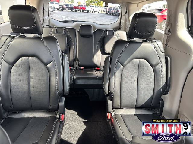 Used 2024 Chrysler Pacifica Touring-L FWD image 37