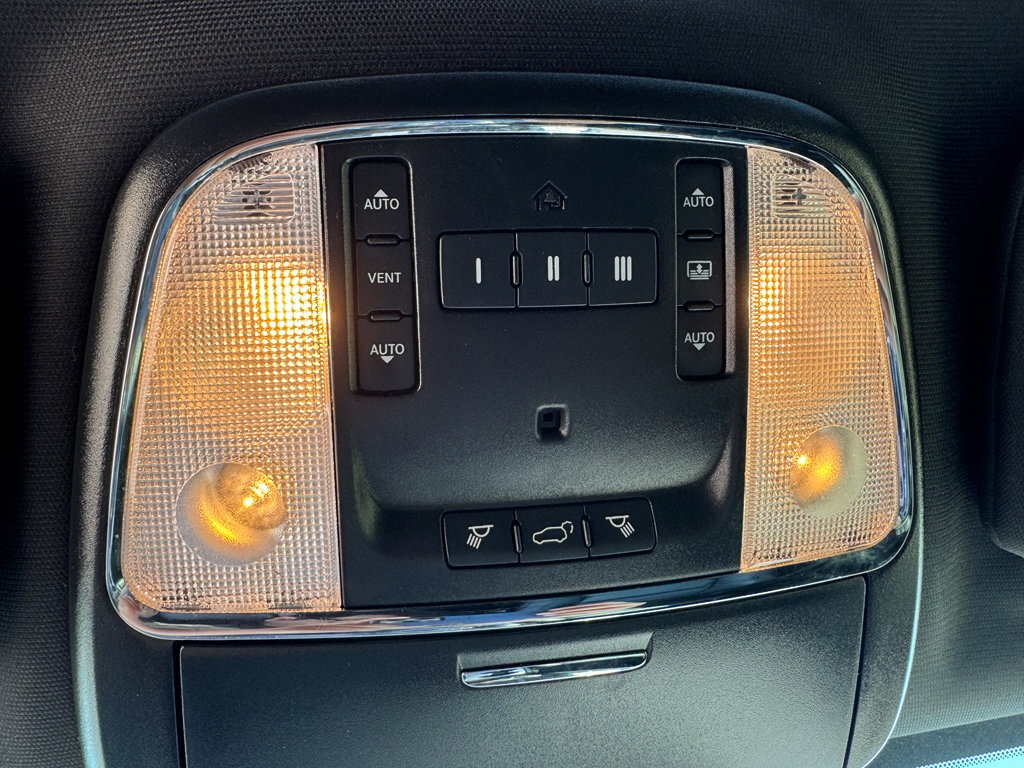 Used 2019 Jeep Grand Cherokee Limited w/ Luxury Group II AWD/4WD image 28