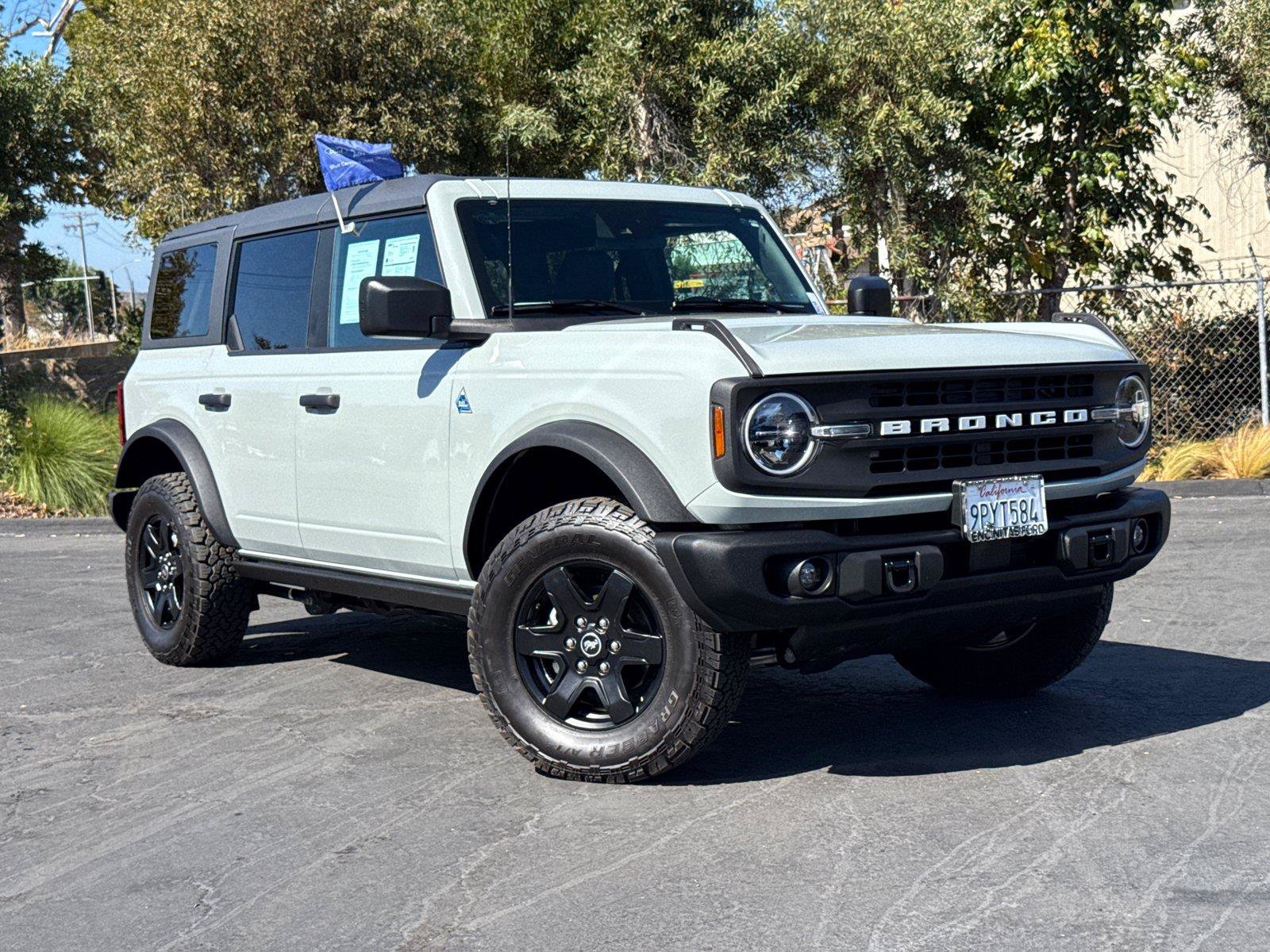 Certified 2024 Ford Bronco Black Diamond AWD/4WD image 2
