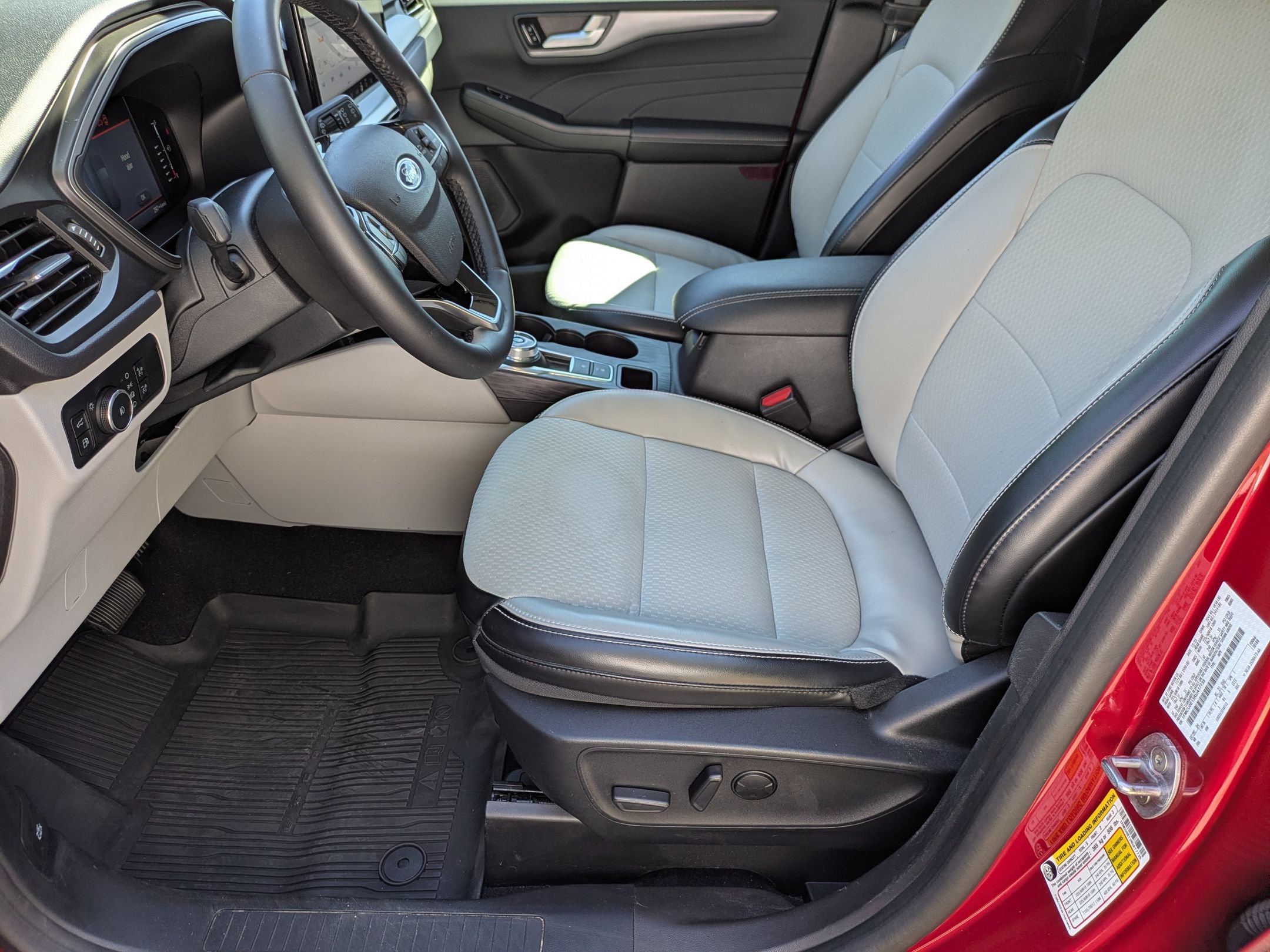 Certified 2024 Ford Escape SE FWD image 12