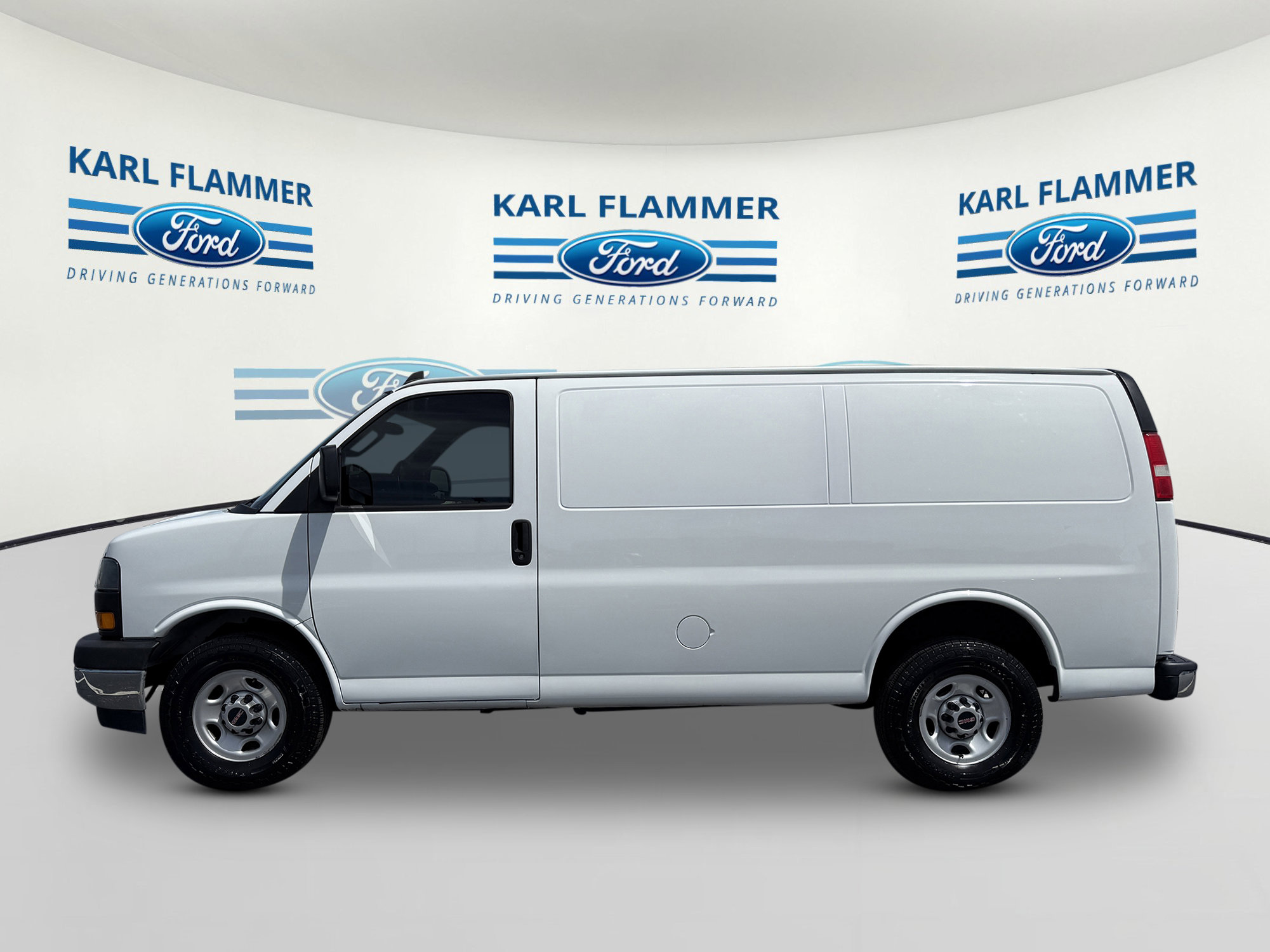 Used 2021 GMC Savana 2500 w/ Driver Convenience Package RWD image 5