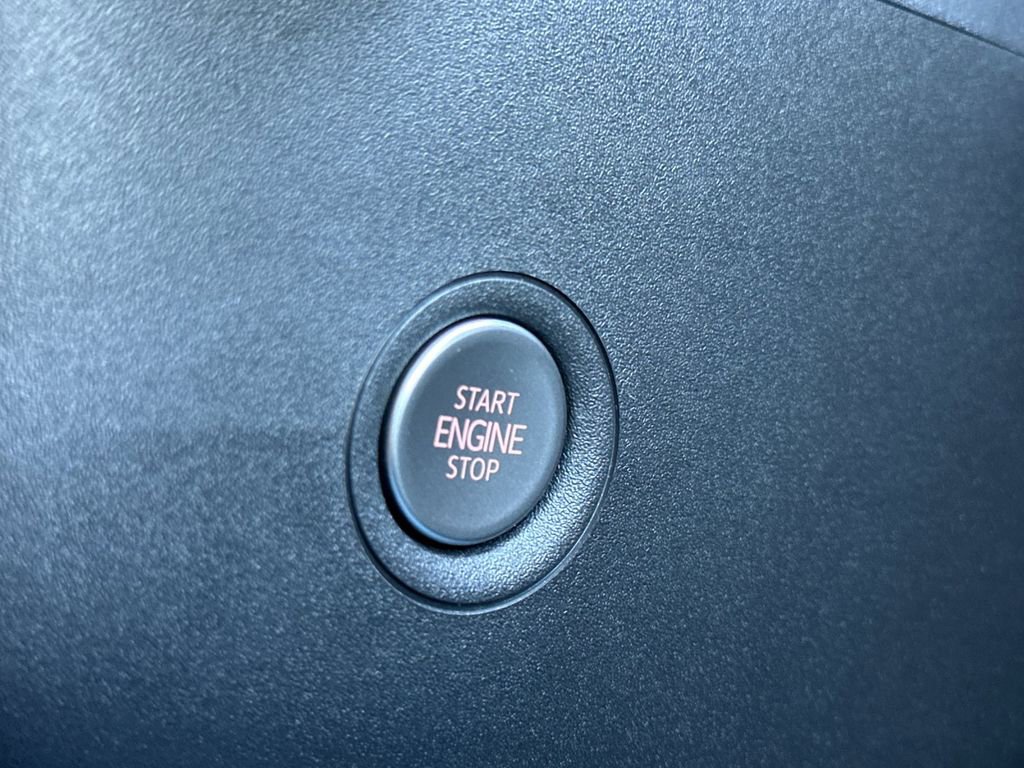 Used 2025 Volkswagen ID.4 Pro S image 23