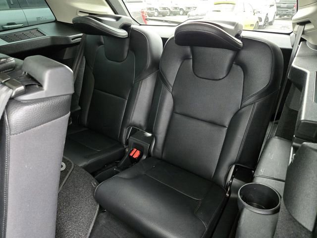 Used 2022 Volvo XC90 T5 Momentum image 9