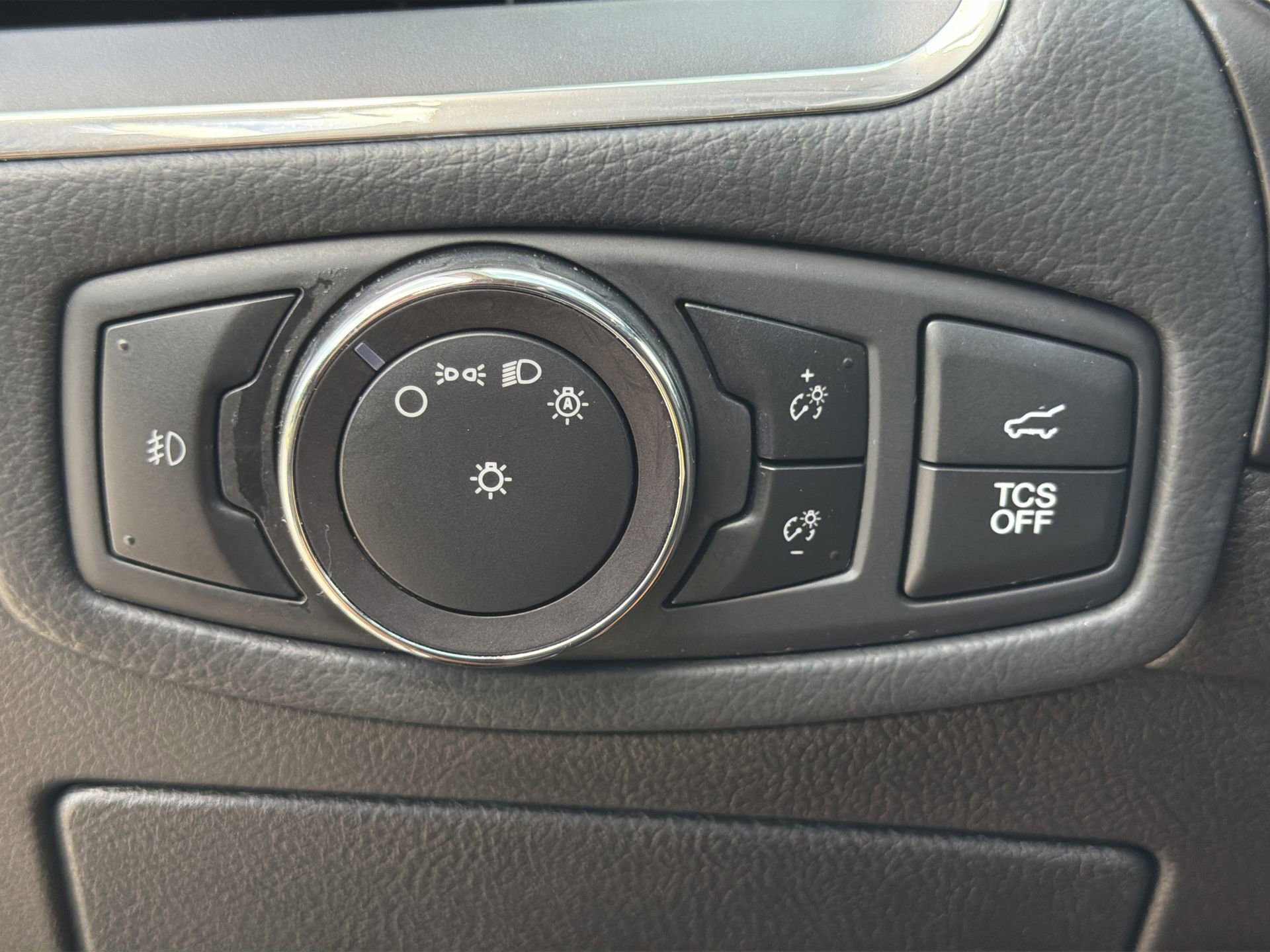 Certified 2019 Ford Edge Titanium w/ Equipment Group 301A FWD image 62