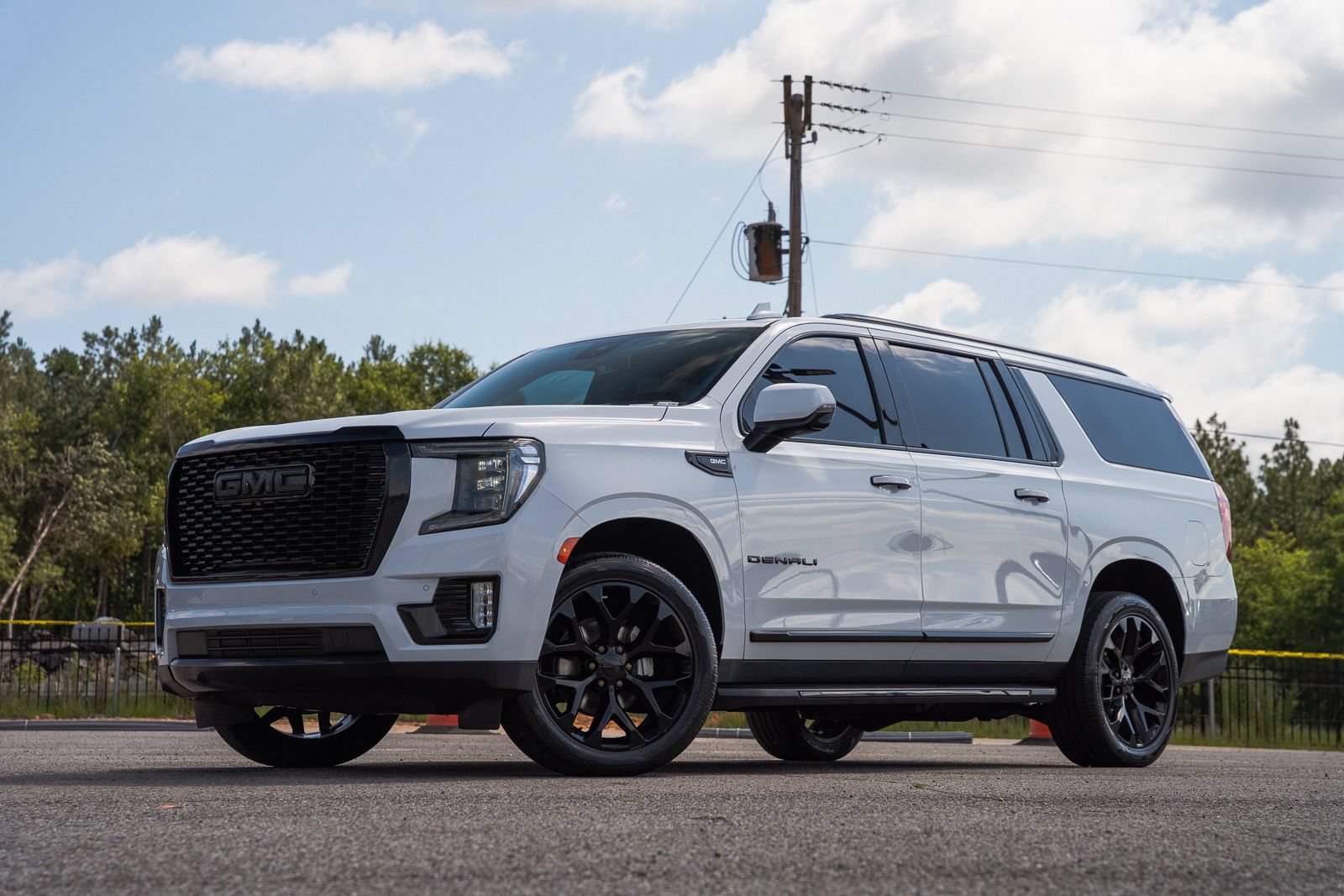 Used 2023 GMC Yukon XL Denali RWD image 6