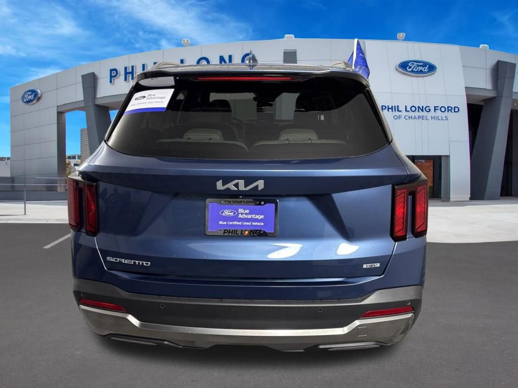 Used 2025 Kia Sorento EX FWD image 6