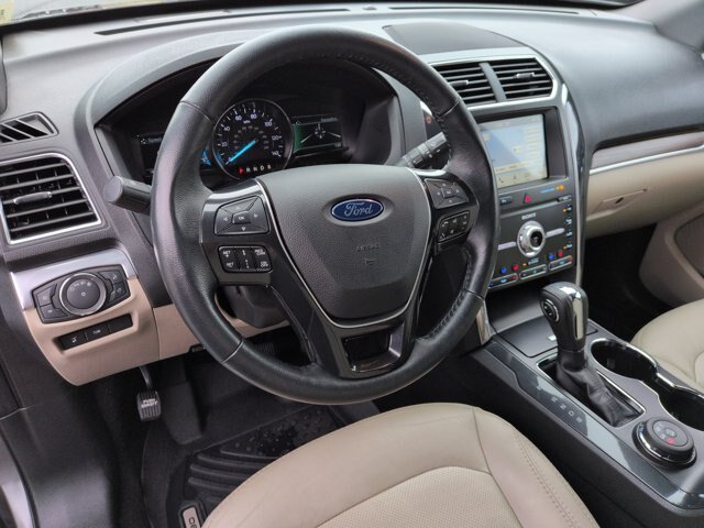 Certified 2019 Ford Explorer Limited w/ Ford Safe & Smart Package AWD/4WD image 17
