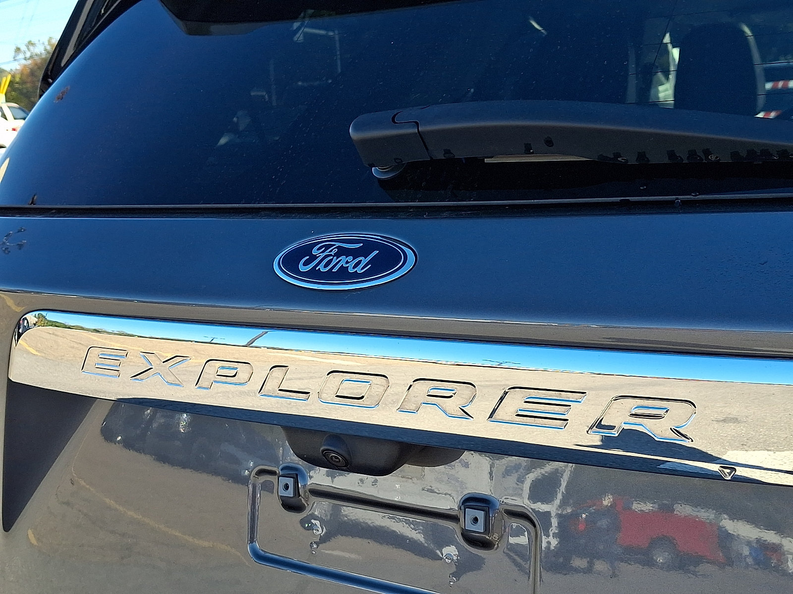 Certified 2023 Ford Explorer XLT w/ Equipment Group 202A AWD/4WD image 31