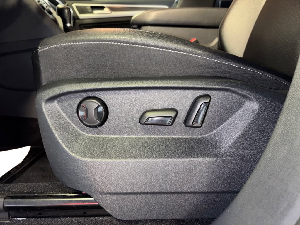 Used 2018 Volkswagen Atlas SE AWD/4WD image 29