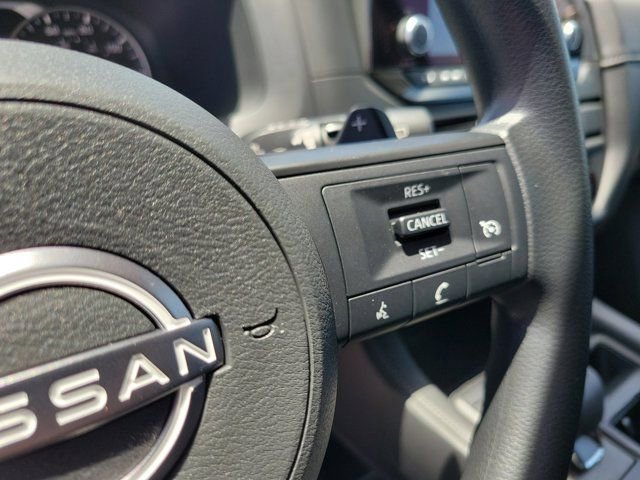 Used 2025 Nissan Pathfinder S FWD image 25
