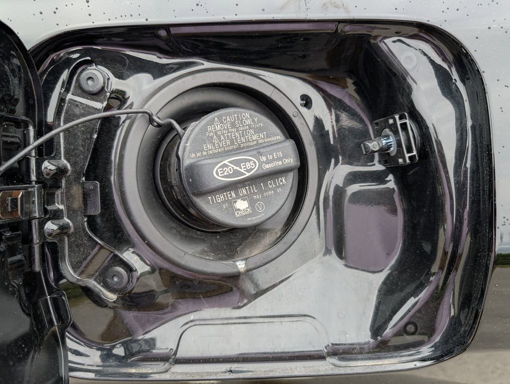 Used 2025 Toyota 4Runner SR5 AWD/4WD image 34