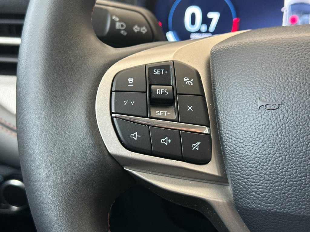Certified 2026 Ford Explorer Active RWD image 25