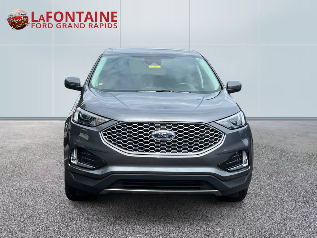 Certified 2023 Ford Edge SEL w/ Convenience Package AWD/4WD image 2