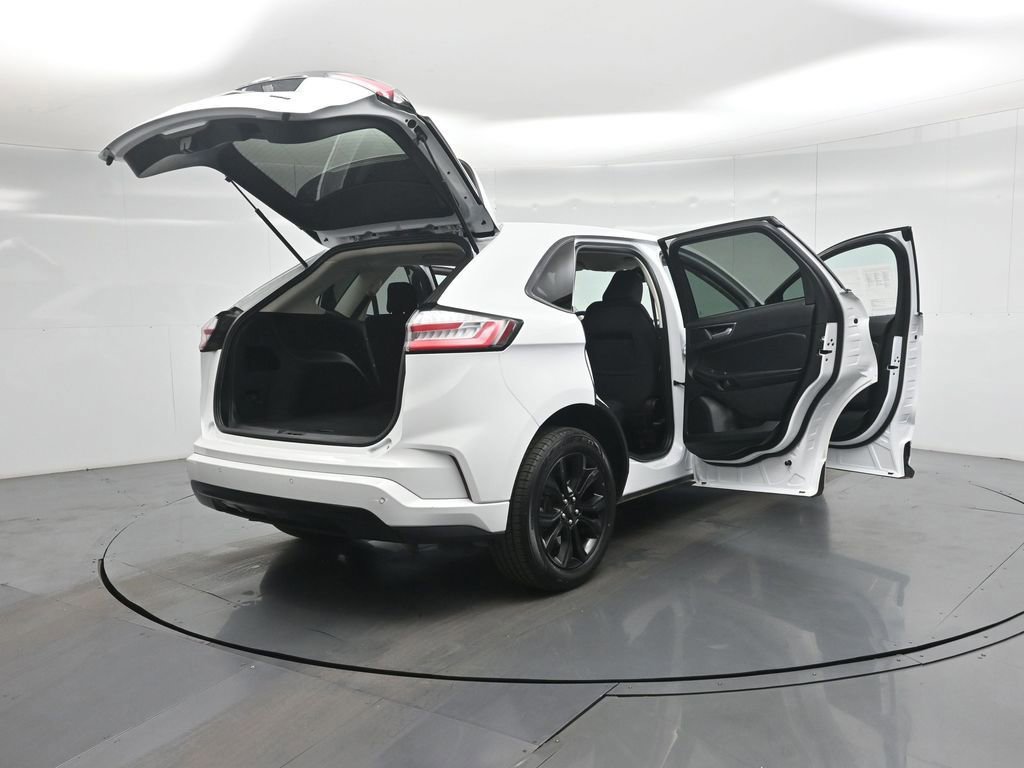 Certified 2023 Ford Edge SE w/ Black Appearance Package image 34