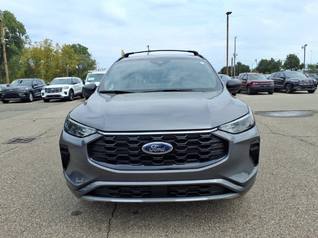 Certified 2024 Ford Escape ST-Line w/ Tech Pack #1 AWD/4WD image 2