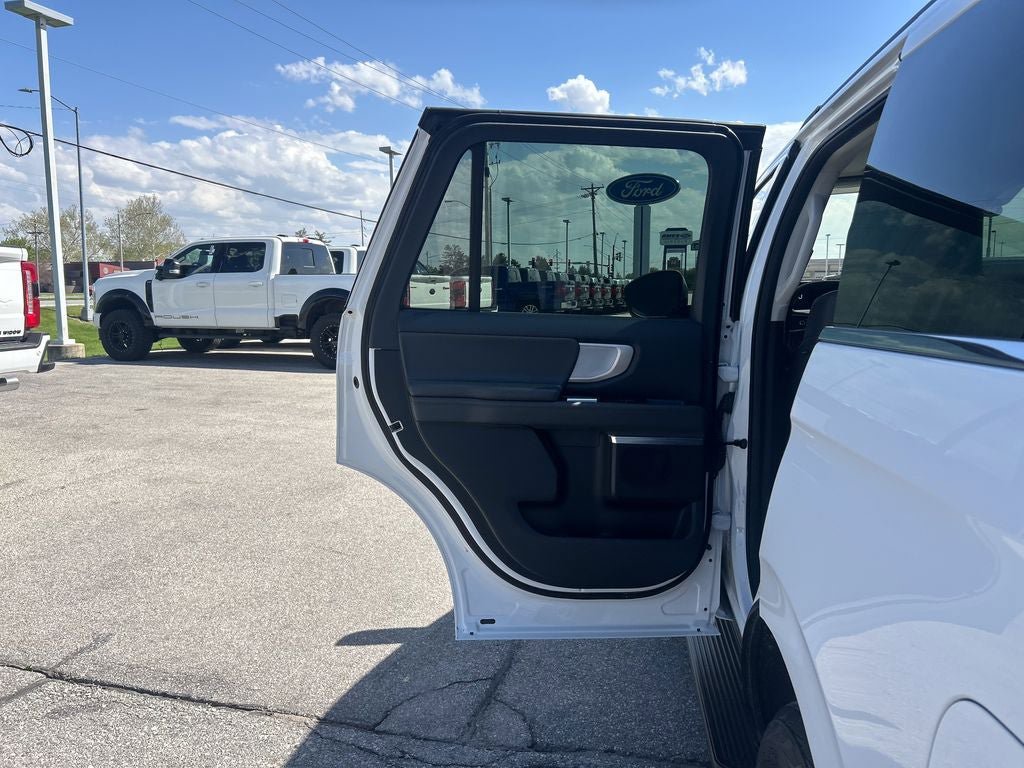 Certified 2025 Ford Expedition Active AWD/4WD image 16