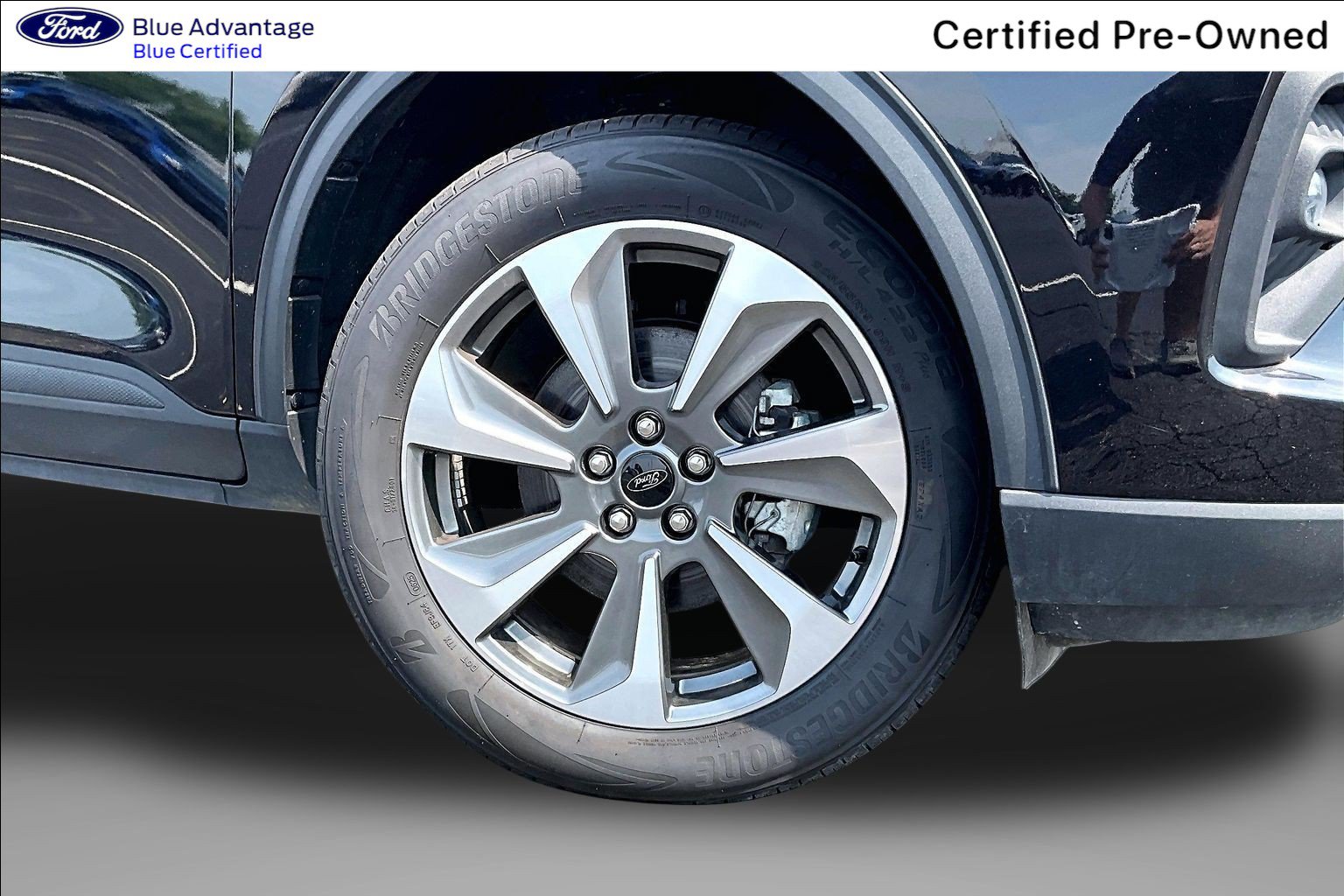 Certified 2025 Ford Escape Platinum AWD/4WD image 9
