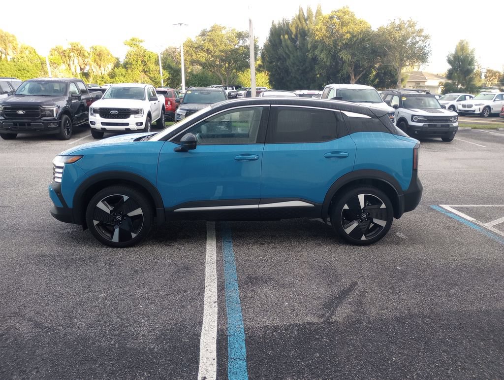 Used 2025 Nissan Kicks SR FWD image 4