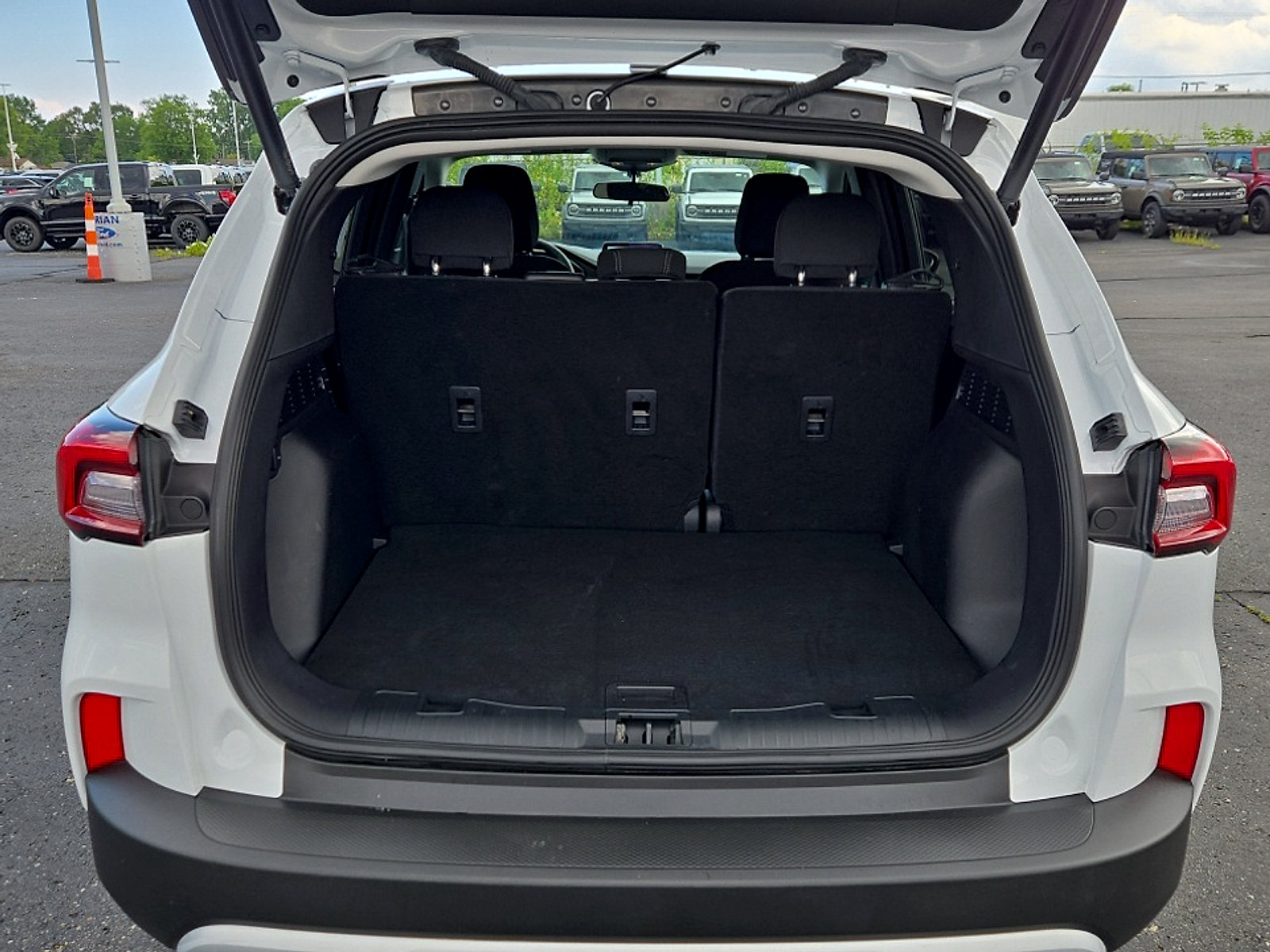Certified 2024 Ford Escape Active AWD/4WD image 23