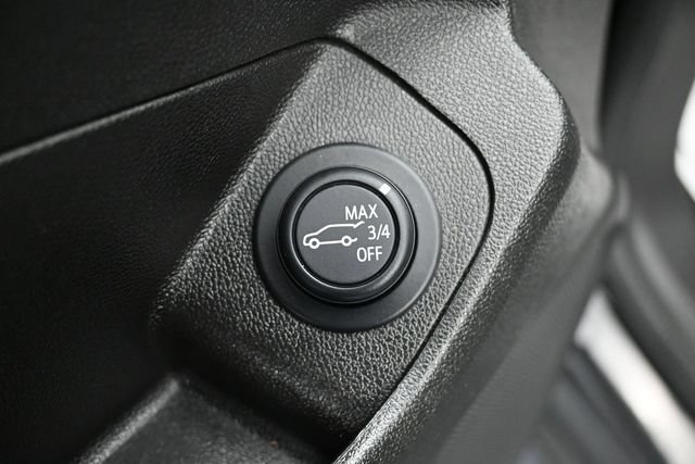 Used 2024 GMC Terrain SLT AWD/4WD image 16