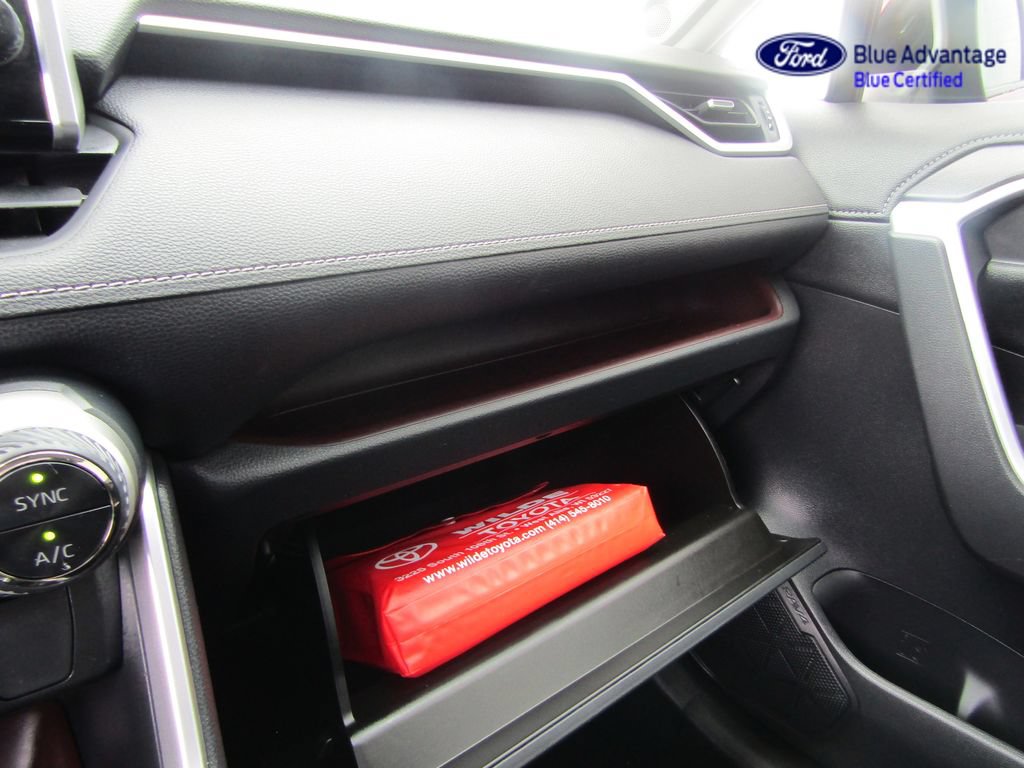 Used 2022 Toyota RAV4 Limited AWD/4WD image 48