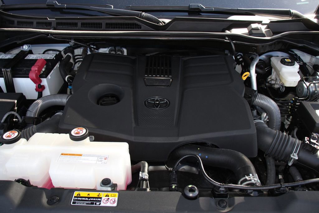 Used 2024 Toyota Tundra Limited w/ TRD Off-Road Package AWD/4WD image 29