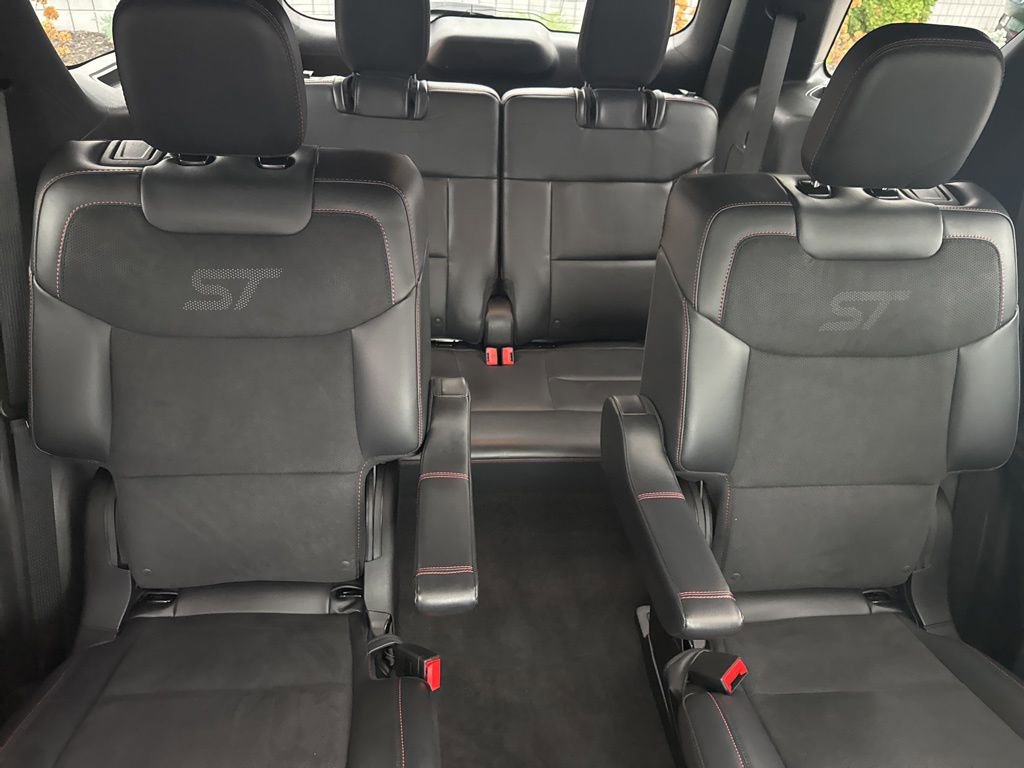 Certified 2025 Ford Explorer ST image 4