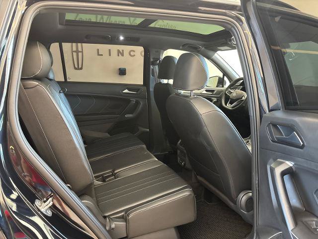 Used 2024 Volkswagen Tiguan SE R-Line FWD image 9