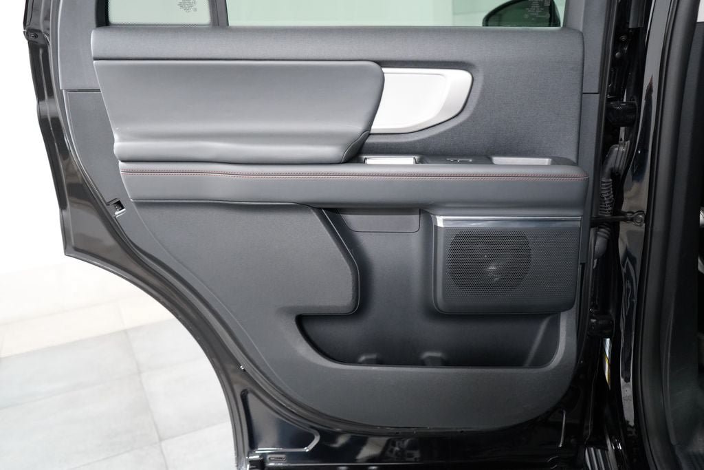 Certified 2025 Ford Expedition Active AWD/4WD image 32