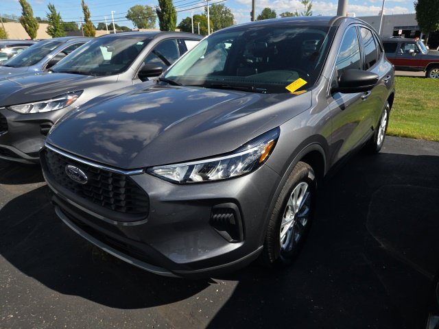 Certified 2024 Ford Escape Active AWD/4WD image 2