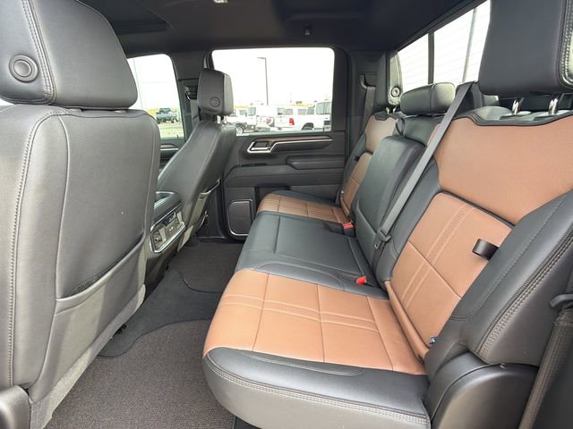 Used 2025 Chevrolet Silverado 3500 High Country w/ High Country Premium Package image 17