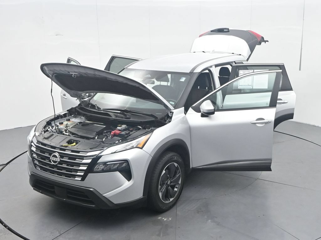Used 2025 Nissan Rogue SV FWD image 49