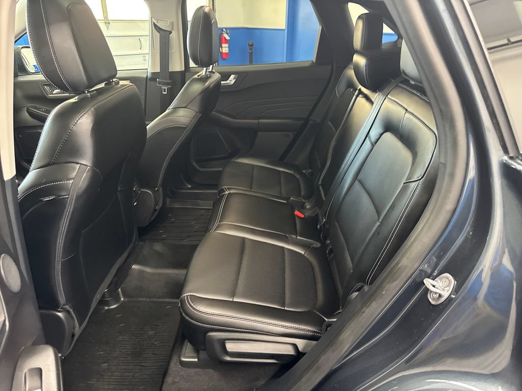 Certified 2022 Ford Escape SEL w/ Technology Package AWD/4WD image 28