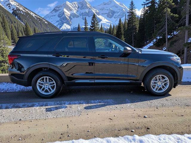 Certified 2025 Ford Explorer Active image 7