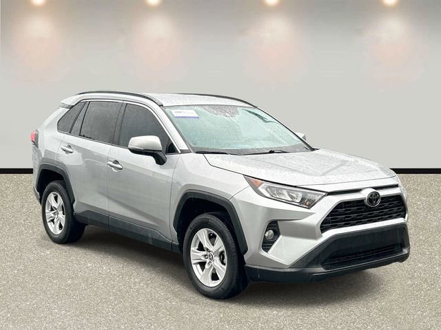 Used 2021 Toyota RAV4 XLE FWD image 3