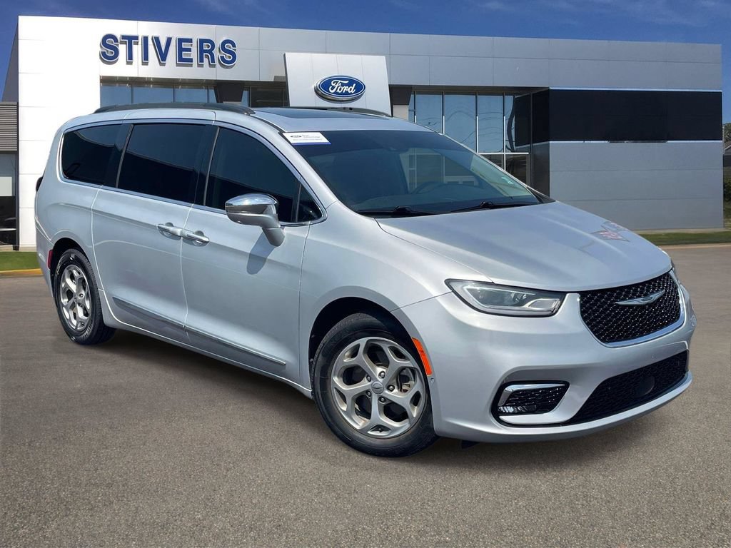 Used 2022 Chrysler Pacifica Limited FWD image 1